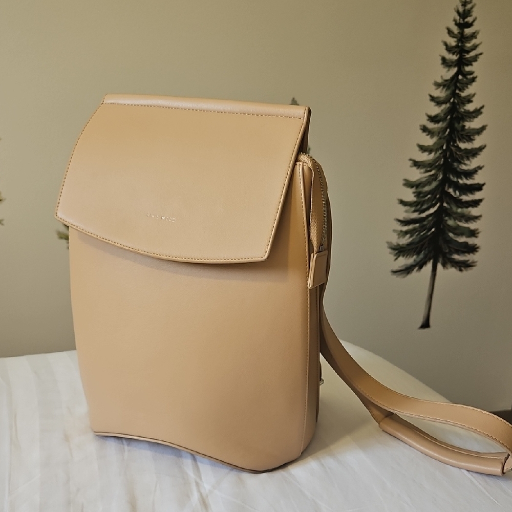 Chic Beige Women's Backpack - Picture 4 of 8